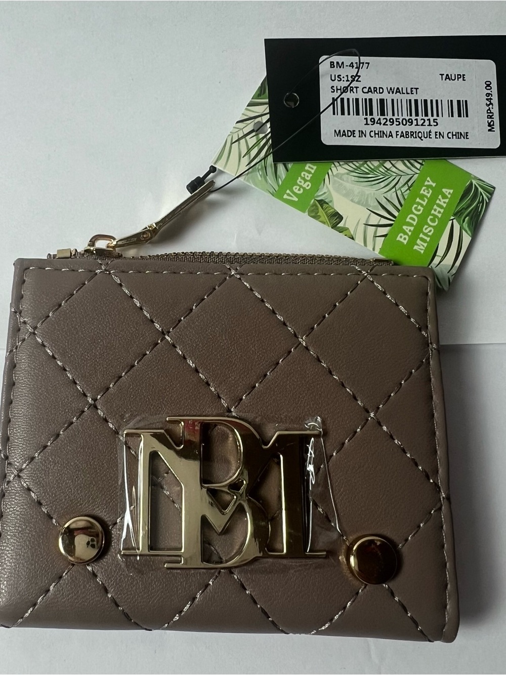 NWT Badgley Mischka Taupe Quilted Vegan Leather Card Wallet Zip Coin Purse